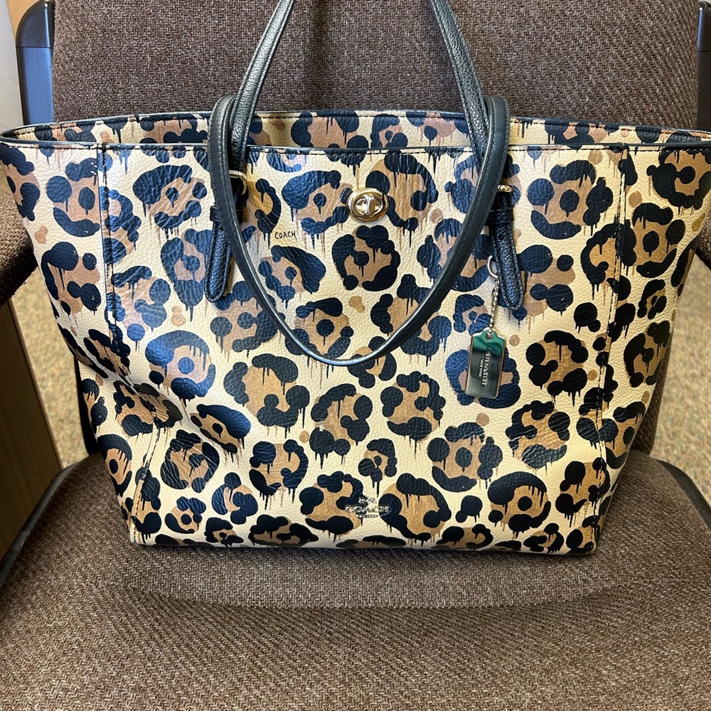 Coach Brown and Black Tote Bag with Structured Design